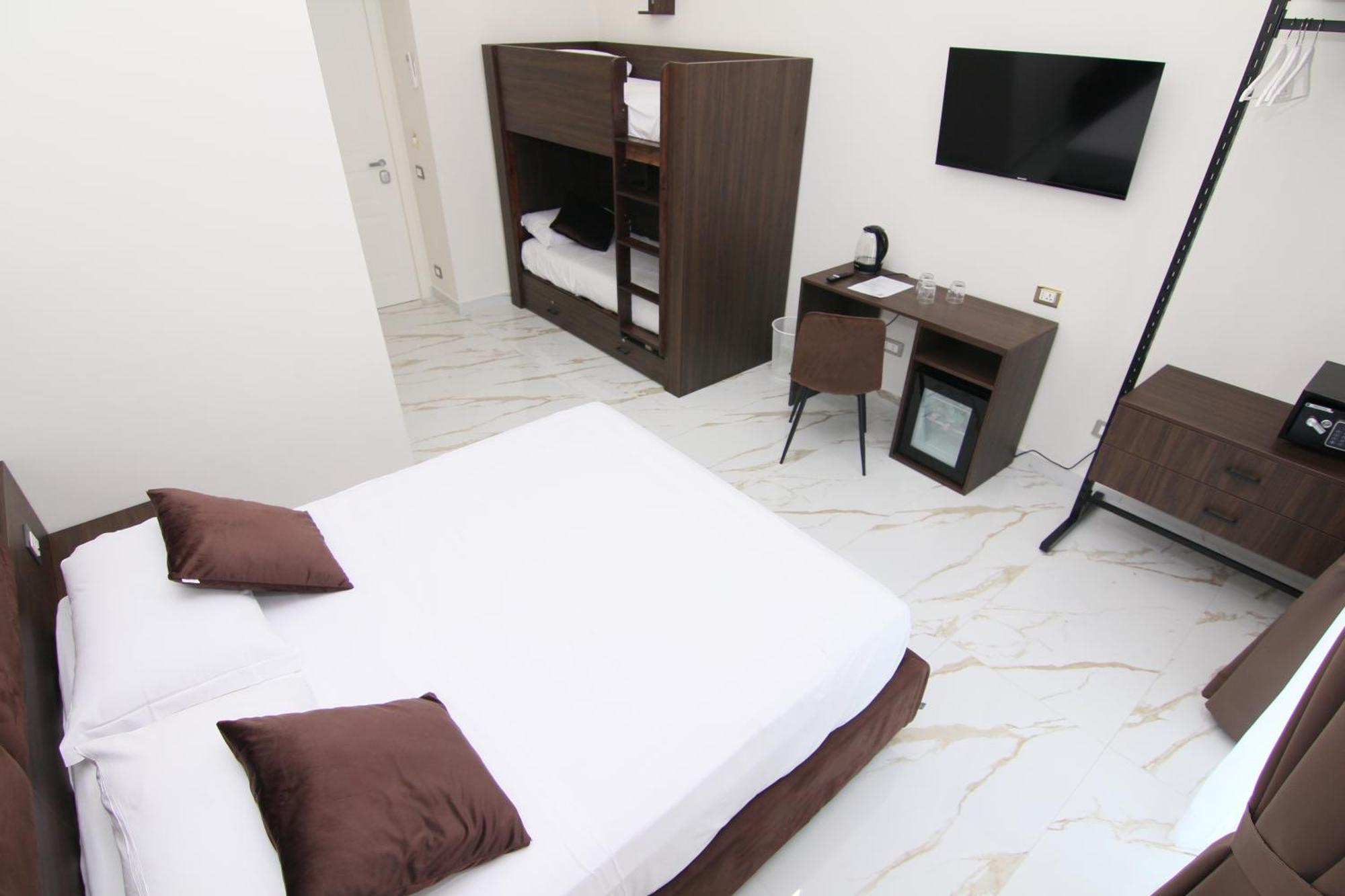 Hotel Auroom Naples
