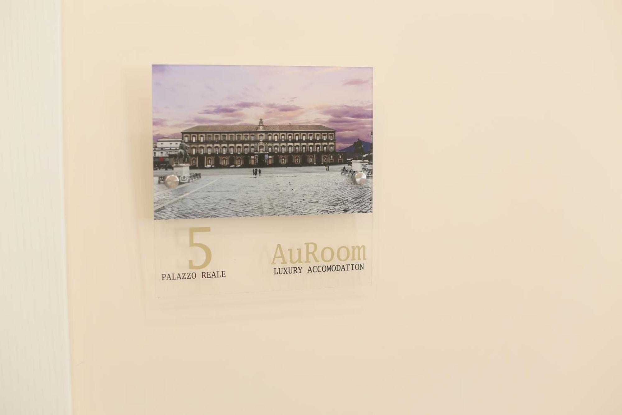 Auroom Naples