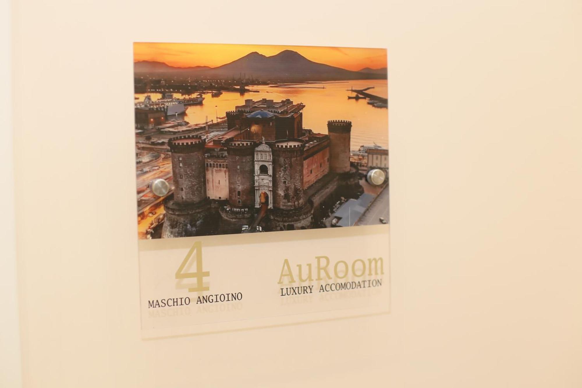 Auroom * Naples