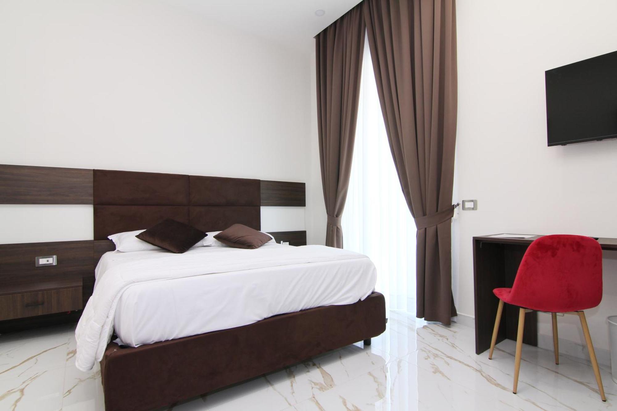 Hotel Auroom *