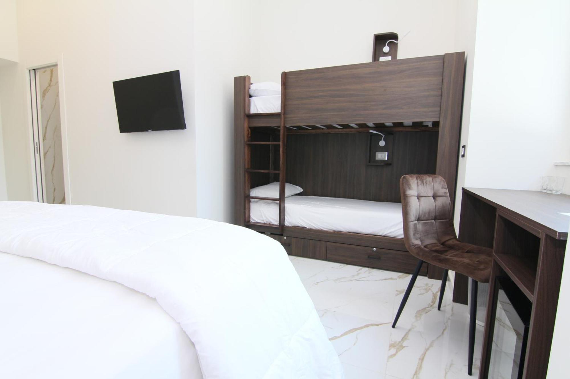 Hotel Auroom Naples