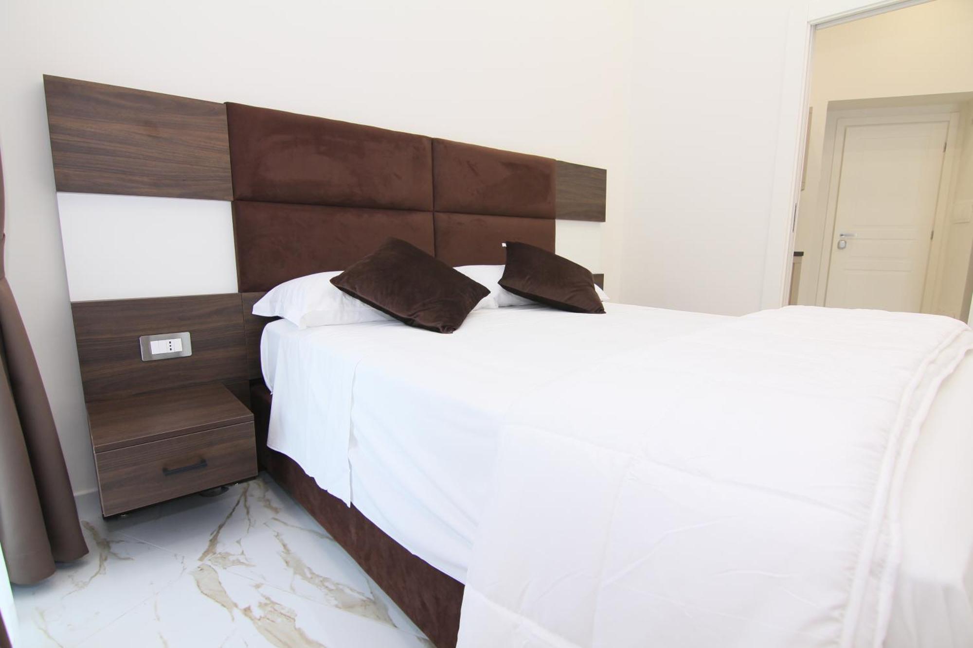 Auroom Hotel *