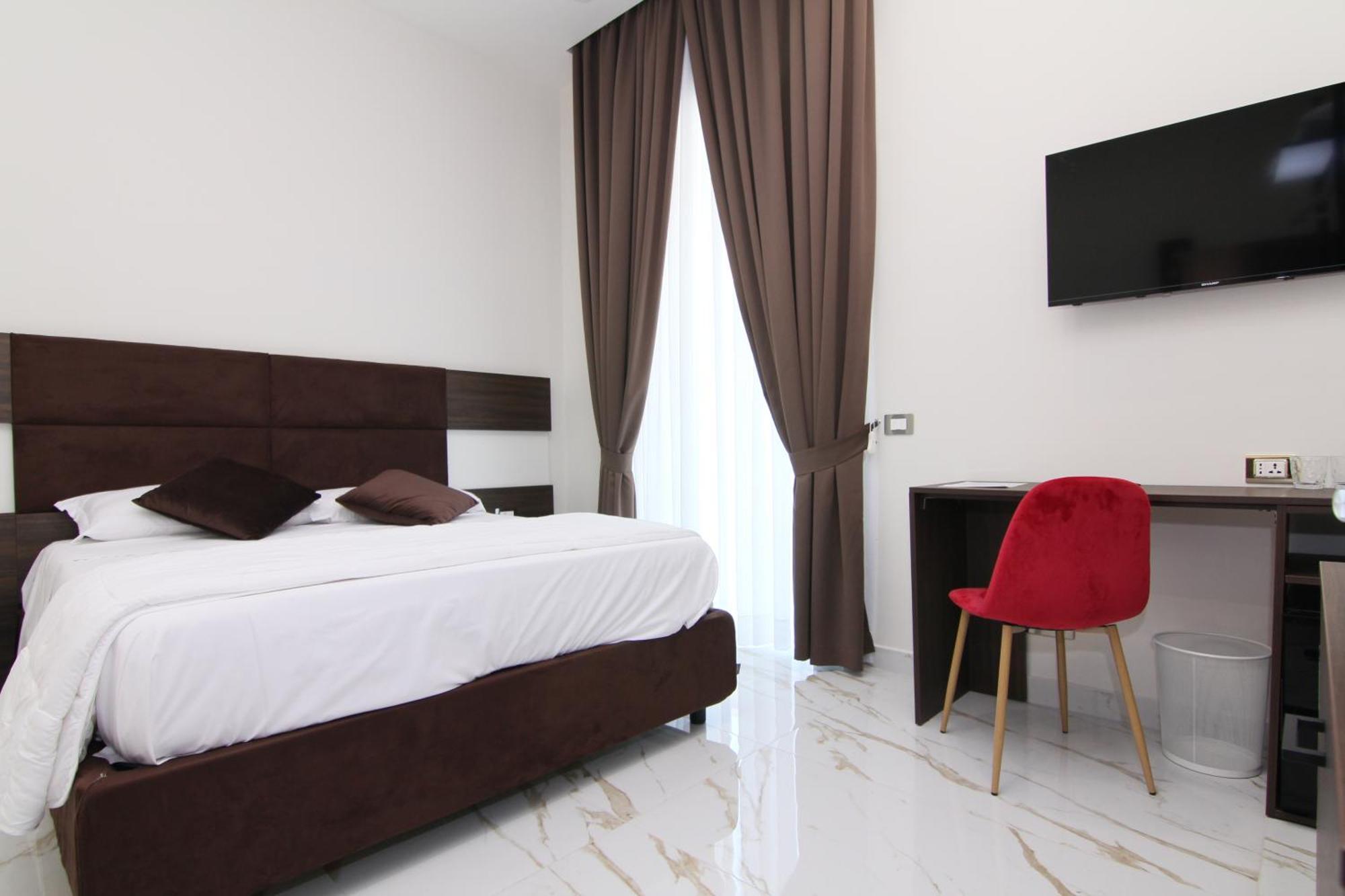Hotel Auroom *
