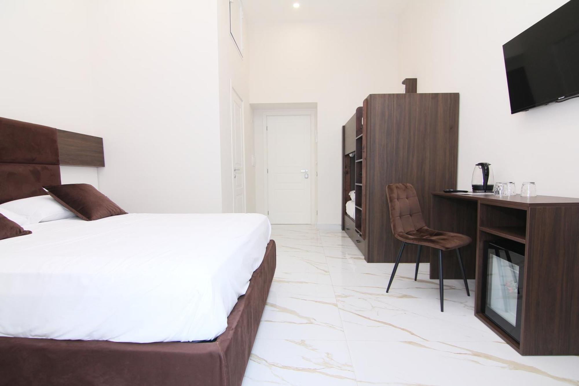 Auroom Hotel *