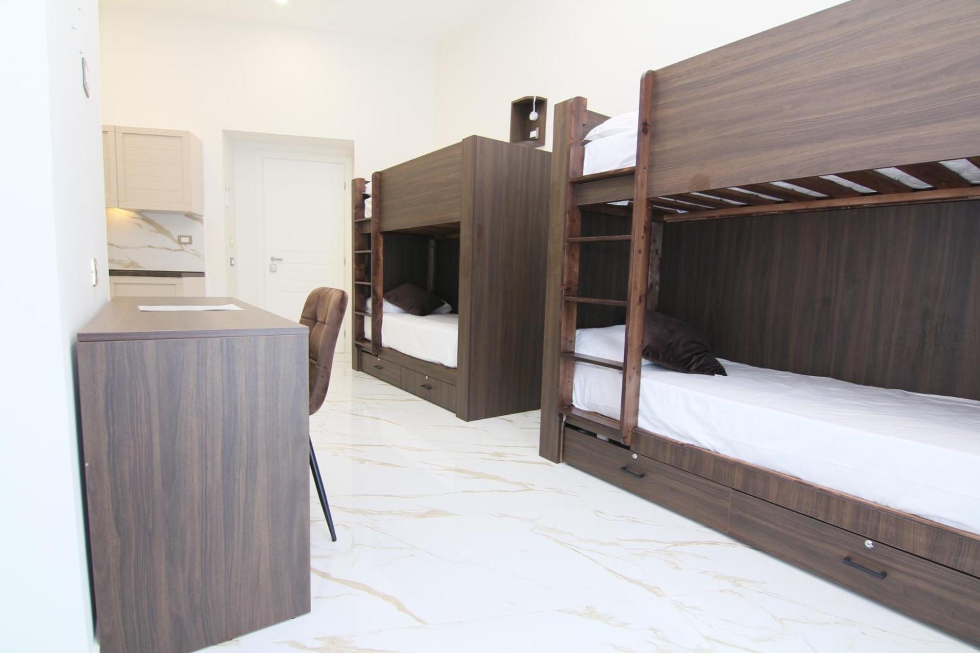 Auroom Naples