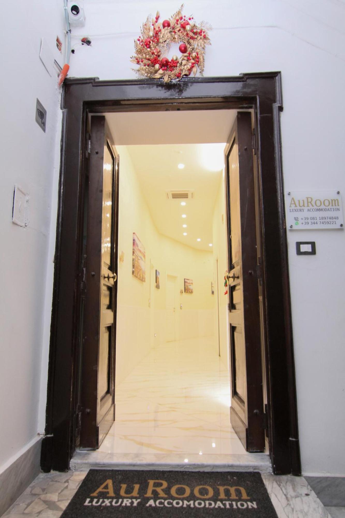 Hotel Auroom *