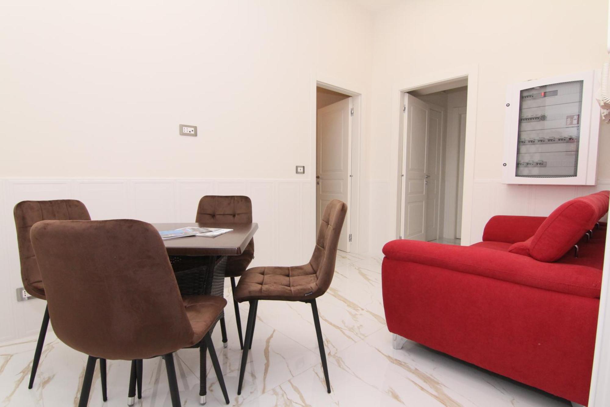 Auroom Naples