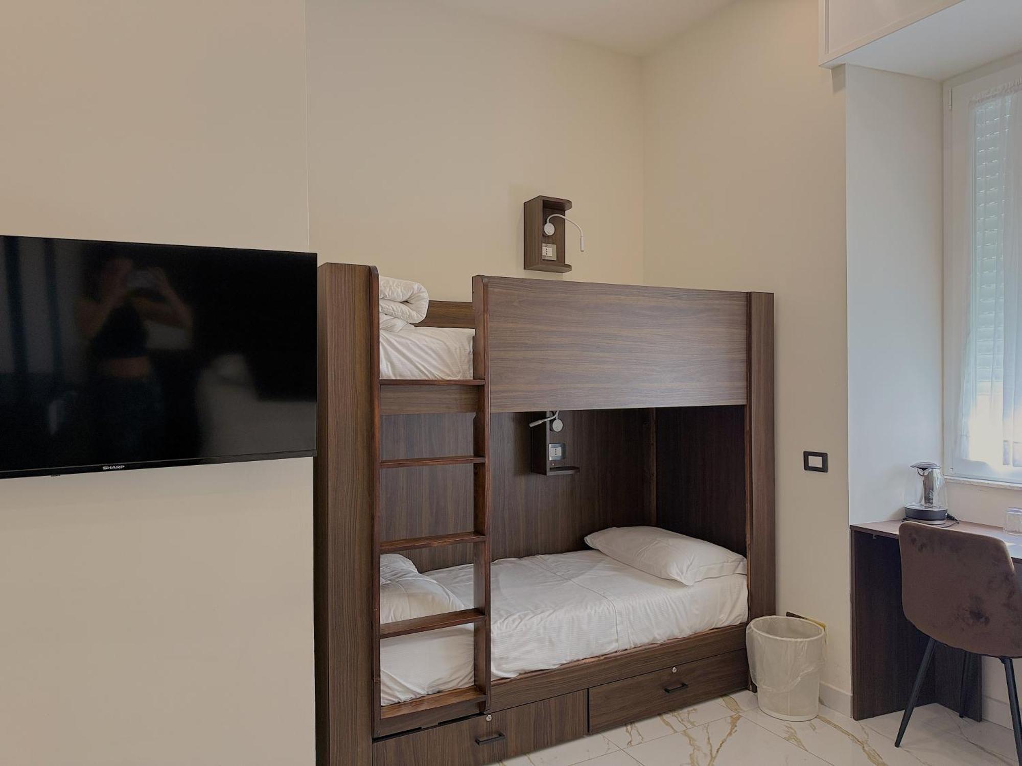 Auroom Hotel *